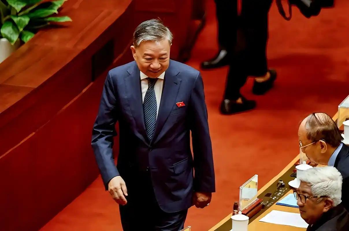 *越南，已经主动从中国的经济巨舰上撤了！很多人只当是广西修了条河，却没意识到，越