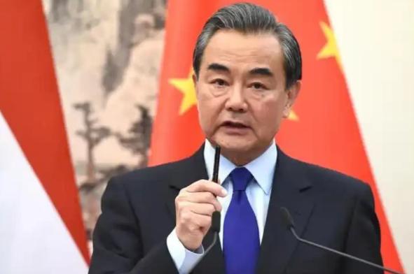 “美伊战争”还在持续中，全世界都在等中国表态，而等来的不是谴责，也不是警告，中方