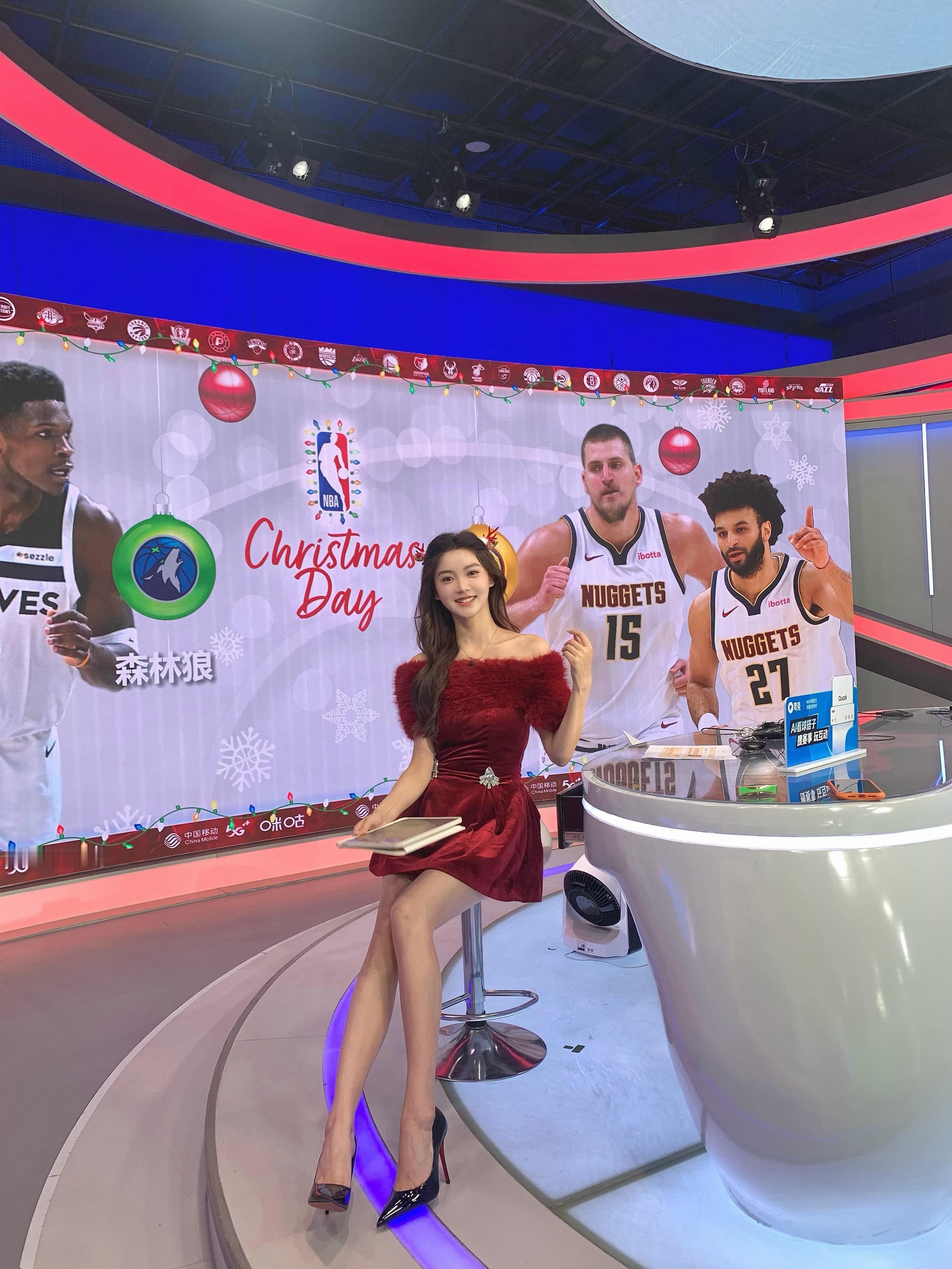 金佳悦   在复制粘贴的时代，你是手写的诗