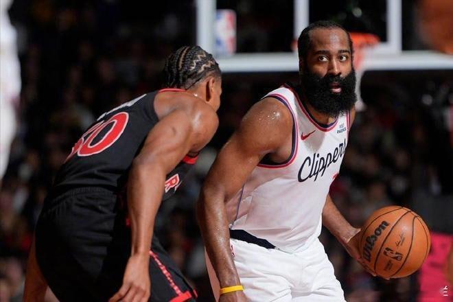 NBA 快船豪取5连胜重返西部前十哈登单核逆天改命，小卡轮休反成催化剂在击败奇才