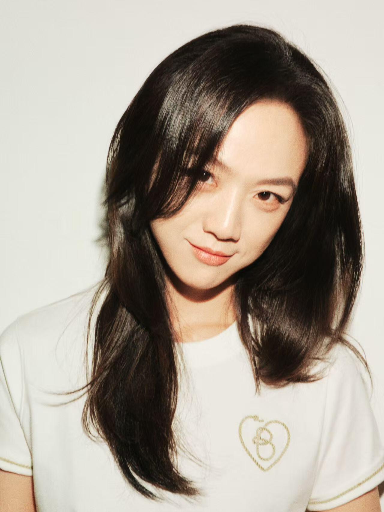 汤唯、吴磊、张婧仪、米卡 出镜 Burberry 七夕佳礼系列大片💌摩登夏日，