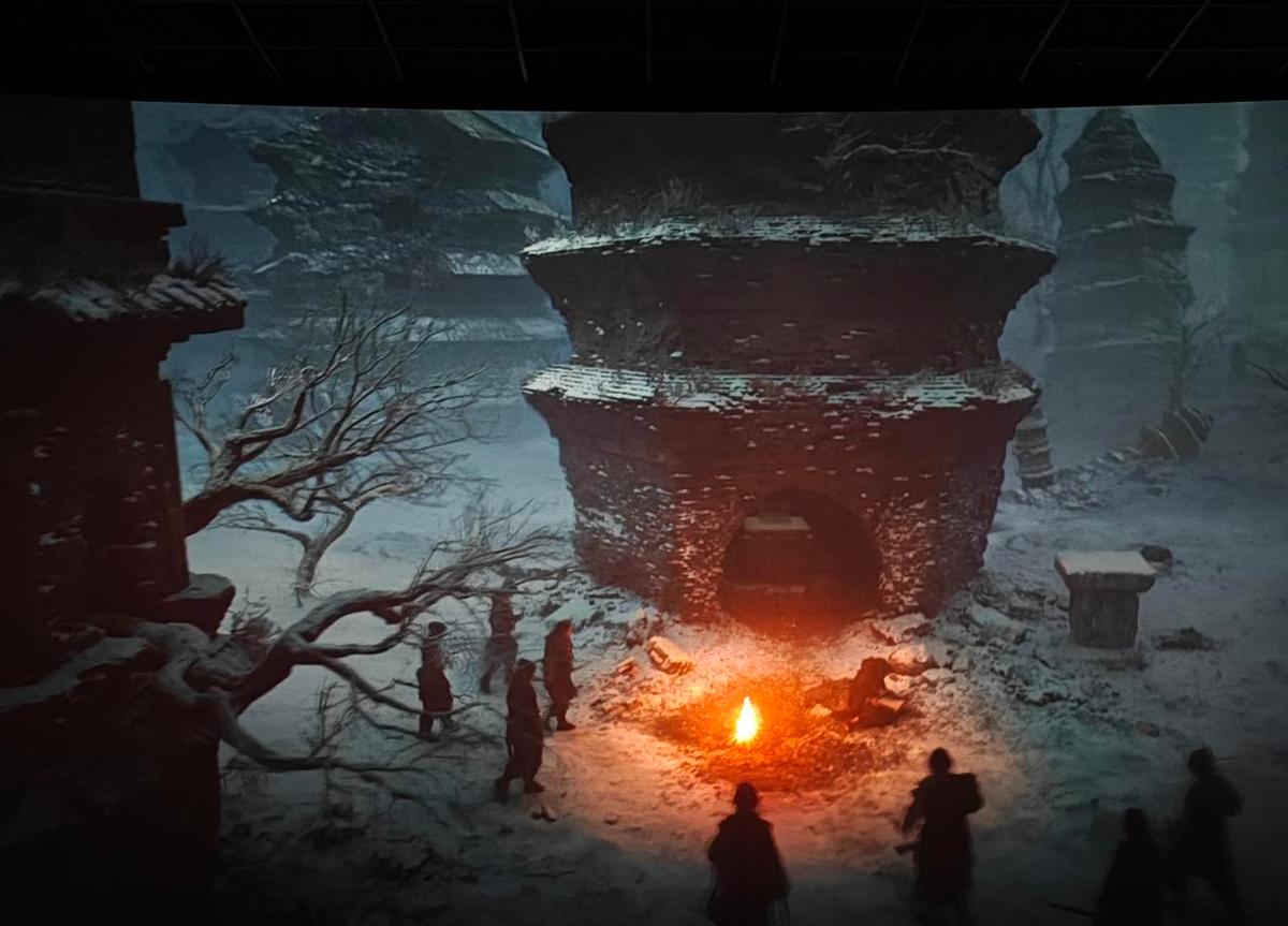 别整什么《刺杀小说家2》了，压根没这电影。
有人看晕了，把第一部当续集，哭完笑完