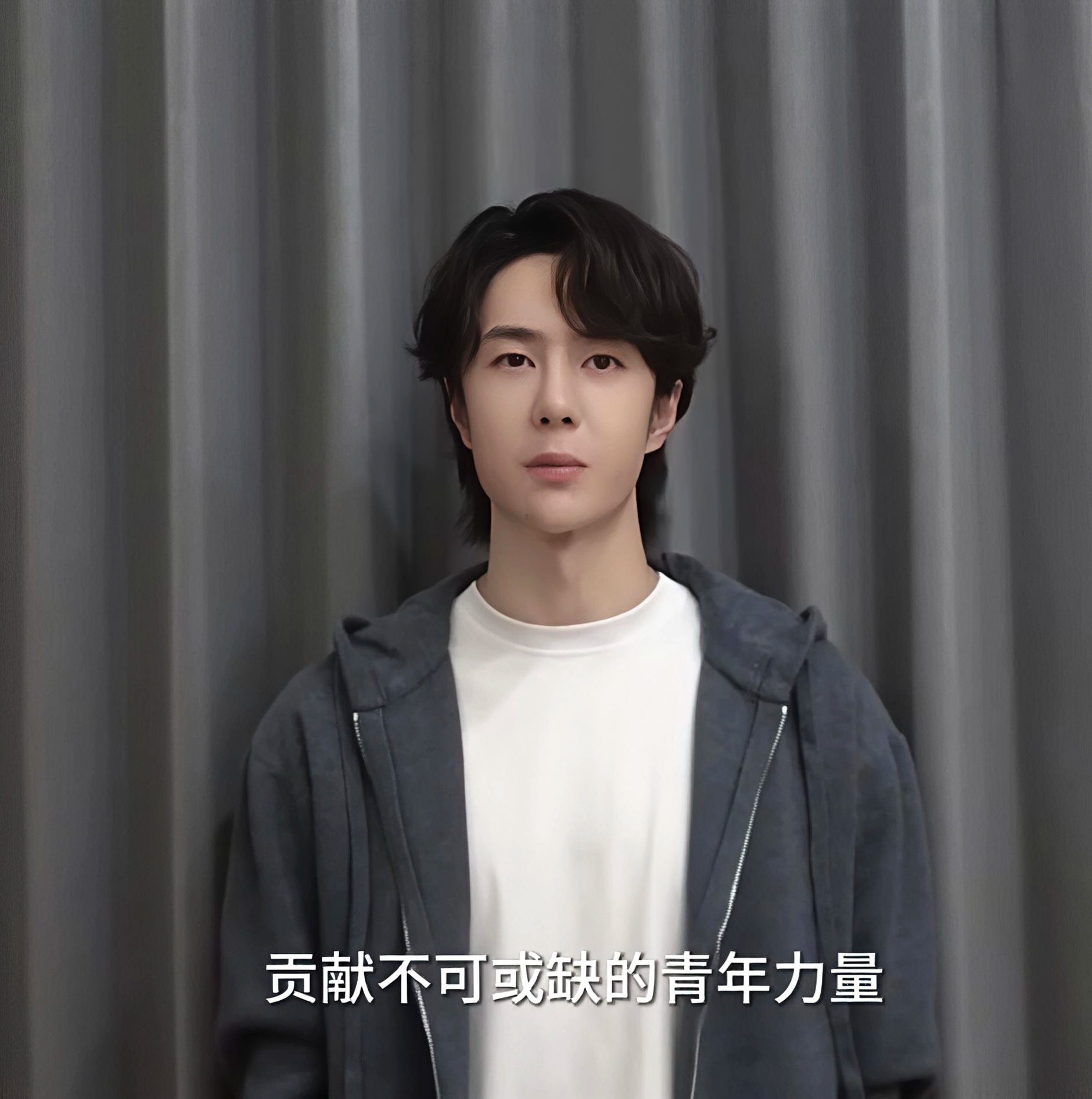 博君一肖[超话]    贡献不可或缺的青年力量这么素，这么淡，这么干净，这么好看