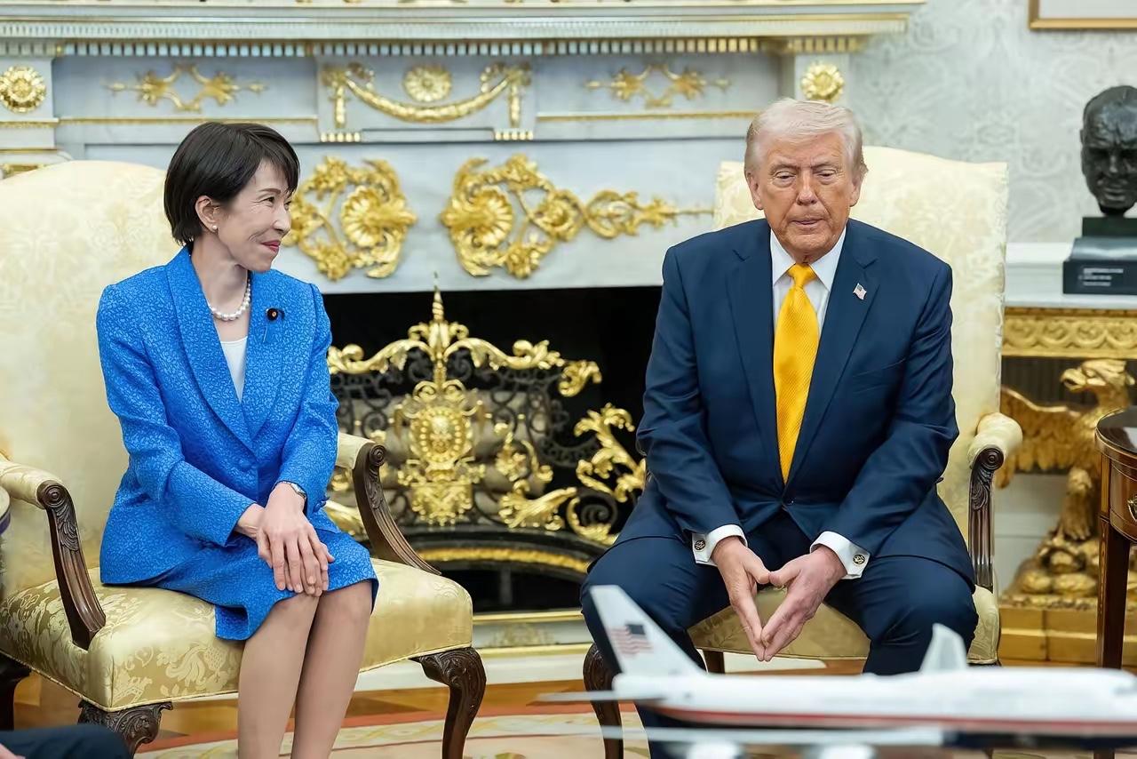 19日，特朗普在与到访的高市早苗会晤后宣称：“我对日本没什么需求。毕竟日本90%