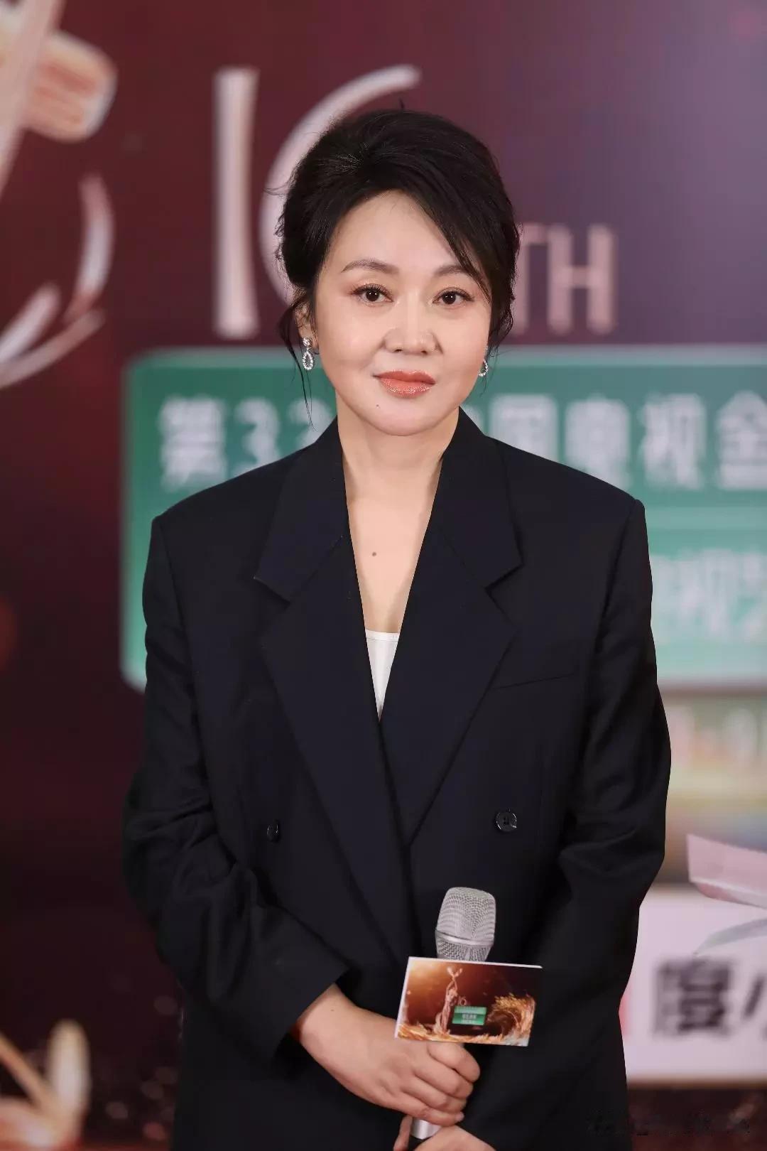 闫妮近日聊起自己的从业心态，说现在已经从早年接戏重数量的状态，转成了死磕作品质量