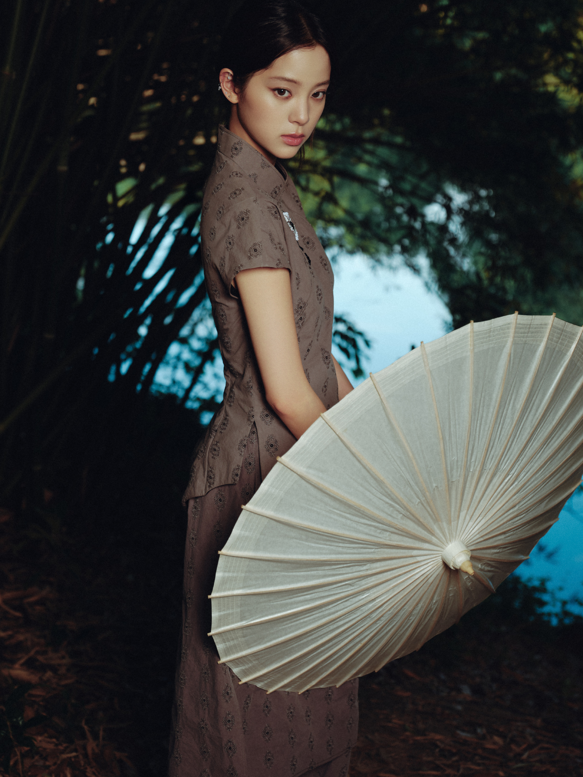 欧阳娜娜新中式旗袍造型赴宴欧阳娜娜东方诗意旗袍宴会造型你可以永远相信欧阳娜娜的审