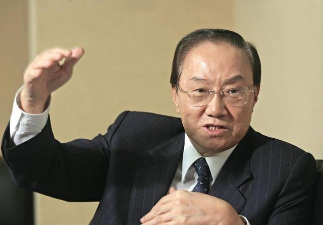 国民党大佬关中向岛内统派高喊“中国会因强大而解决台湾问题 ，我们在座都是统派”。