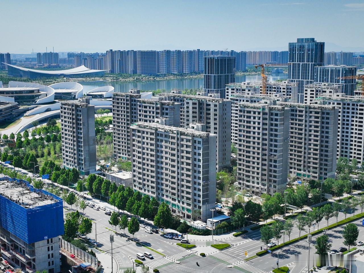 短短数年发展，奥体与浐灞接壤的部分已经全部城市化，满满当当，几乎没有空置土地。