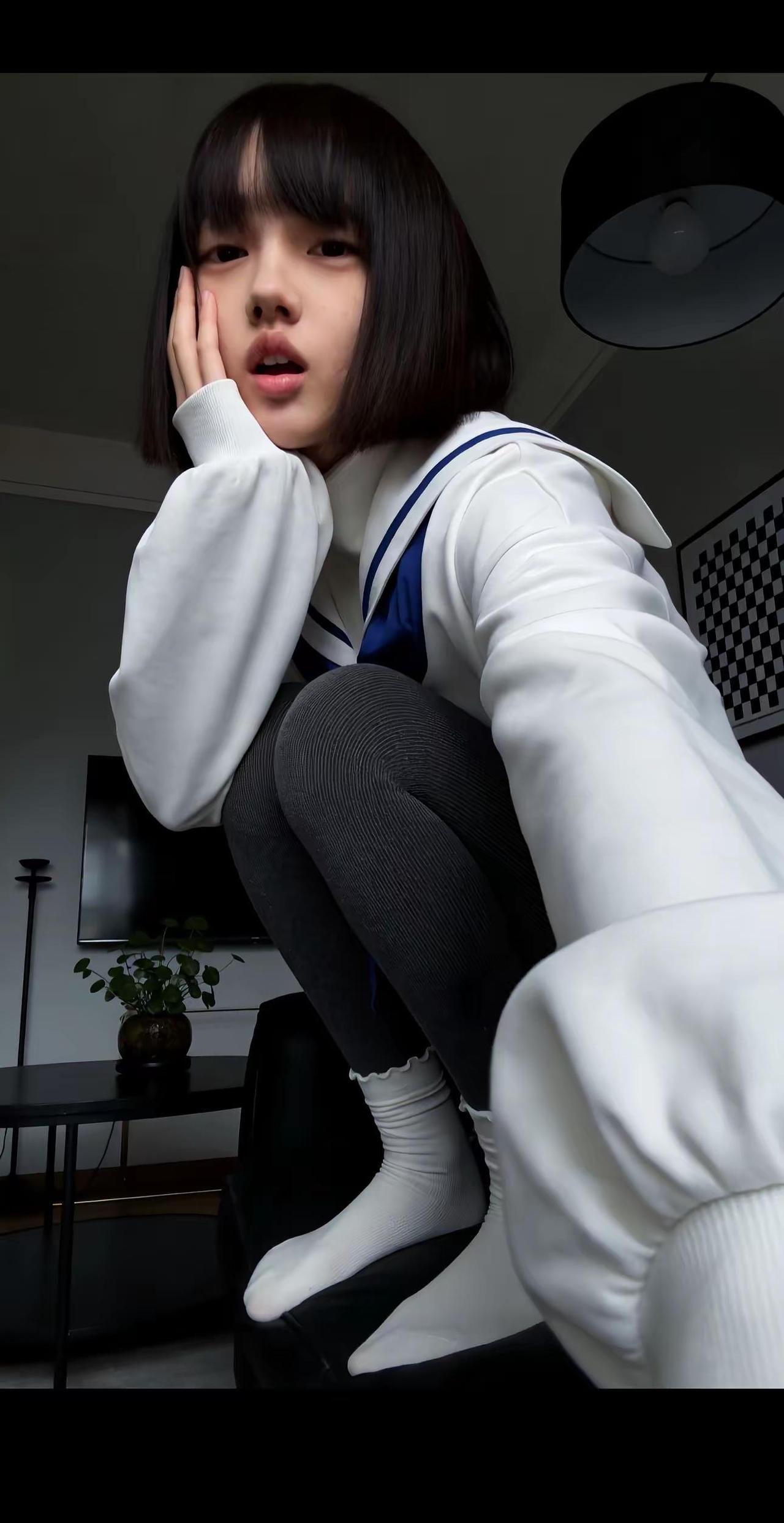 羡慕有搞怪表情包的人。白袜 一起去码头整点薯条🍟