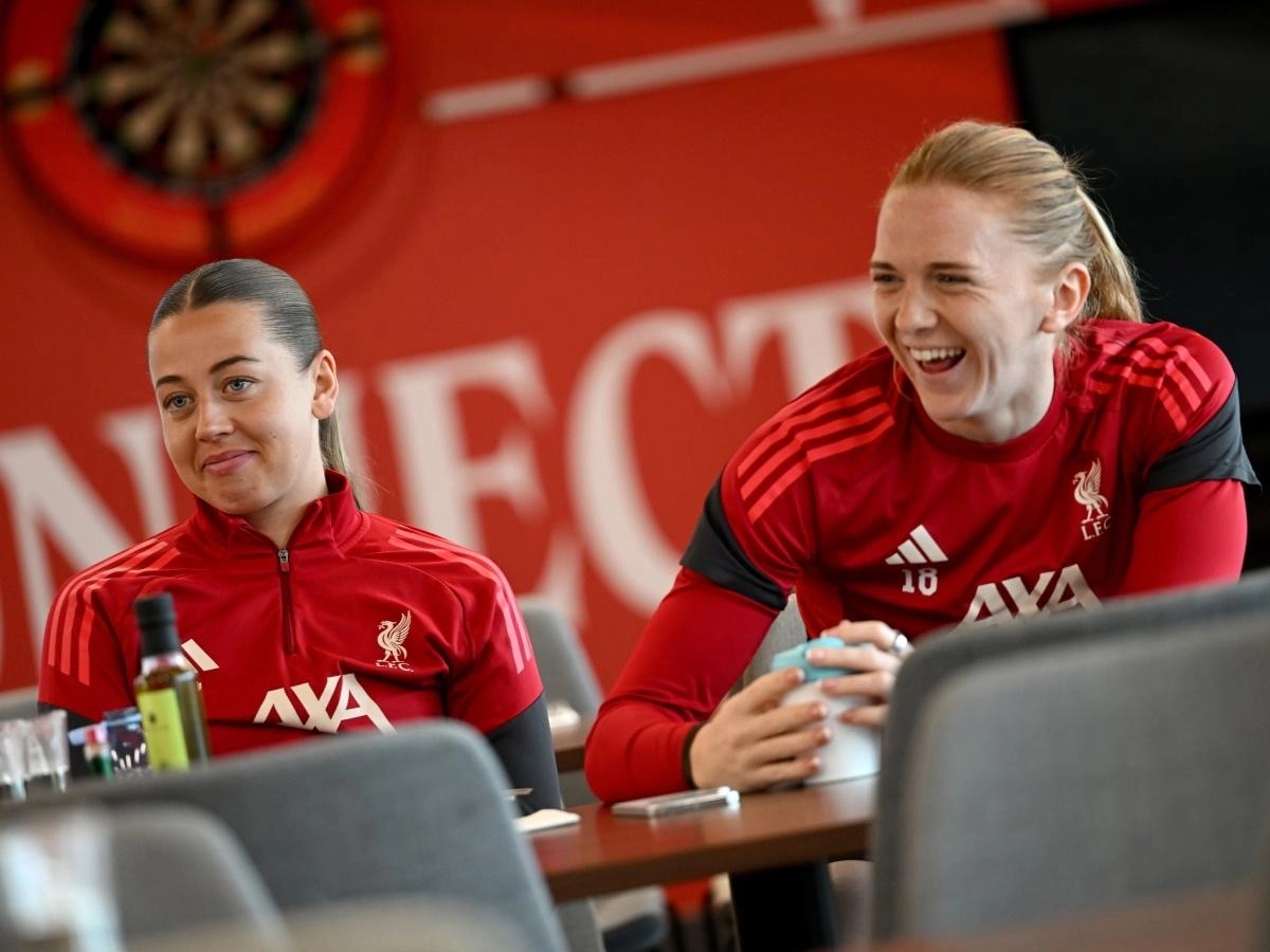 利物浦女足 比赛日：18 岁的扎拉肖在周三下午代表U21踢了45分钟 ，标志着她