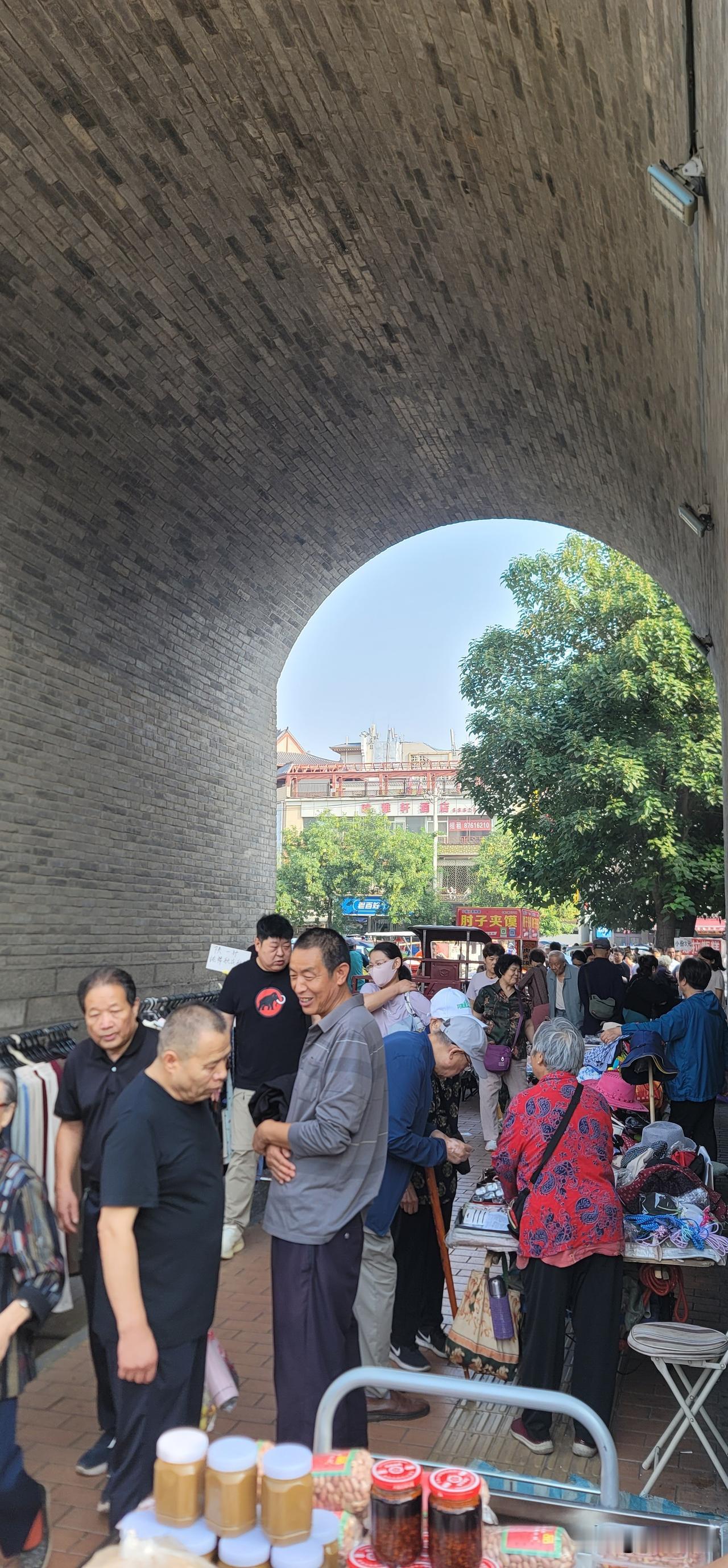 咋回事？这几天天水的气温还比西安高。
      看这几天的天气预报，西安与天水