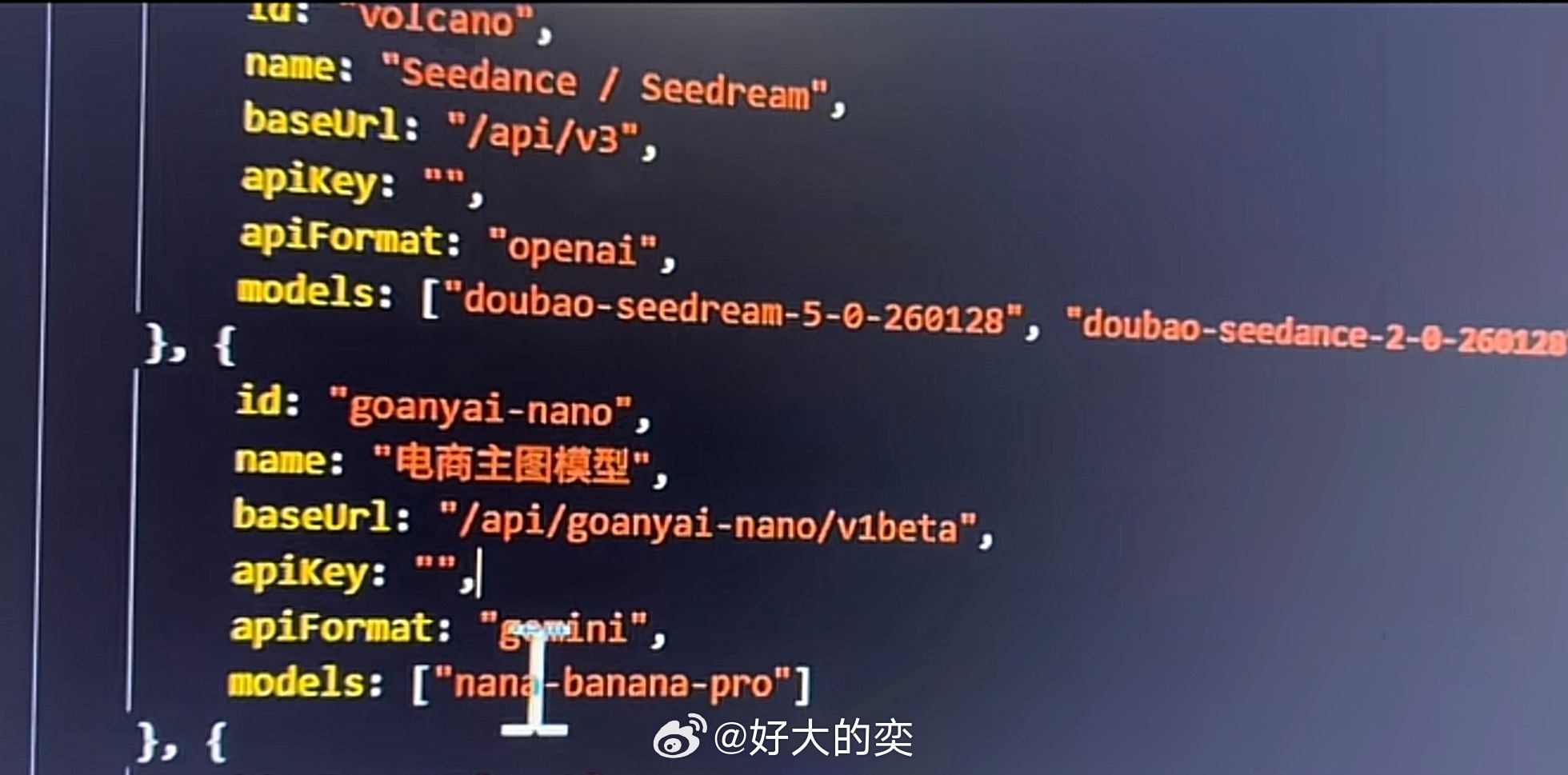 一个大学生中转站，还被媒体当作是正能量给报道出来了。杭州有一个大二学生手搓AI网