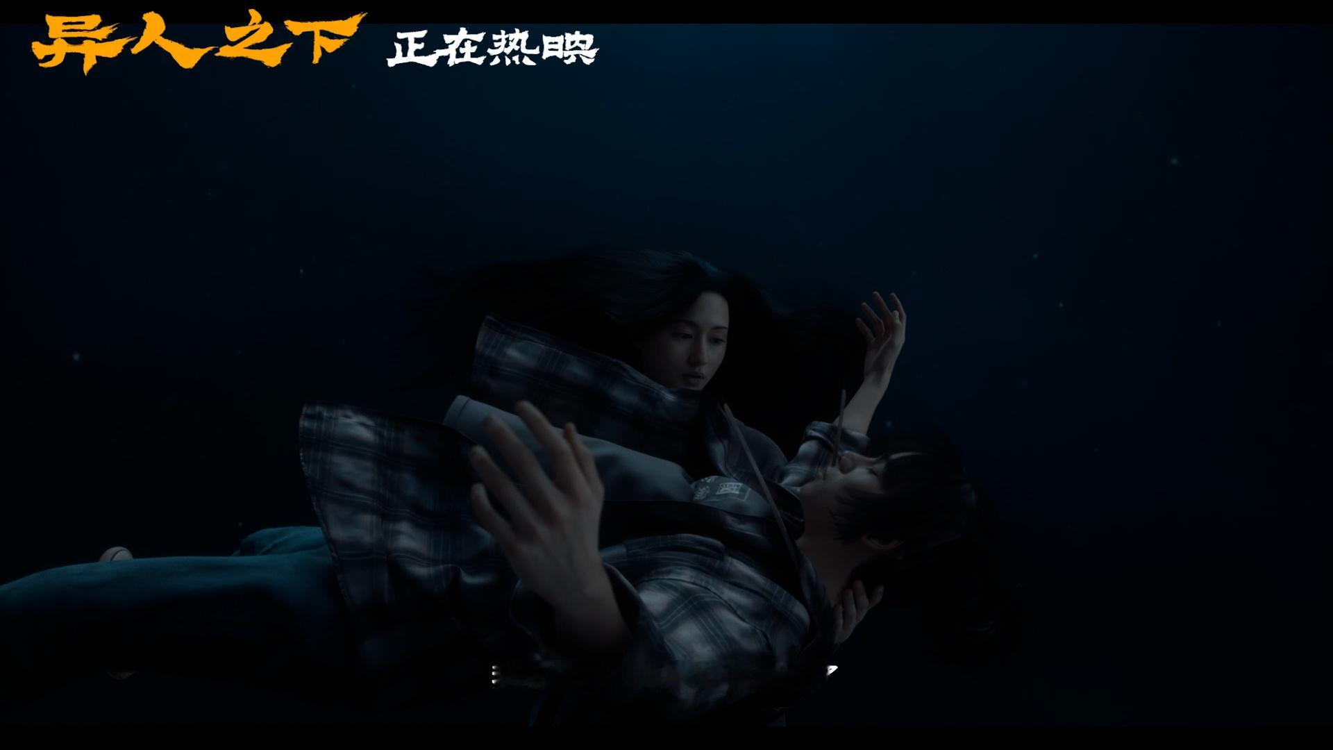#宝岚一句承诺一生守护#宝岚之间的情谊太绝了，冯宝宝因一句承诺，为张楚岚遮风挡雨