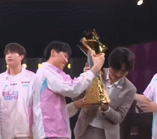 ON这属于什么体质 辅助也需要被保护on喜极而泣viper先锋赛两连冠Bin是世