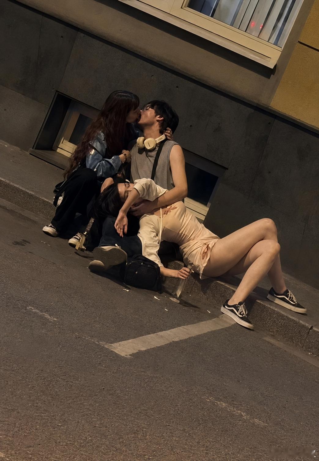 开局一张图故事全靠你来编 