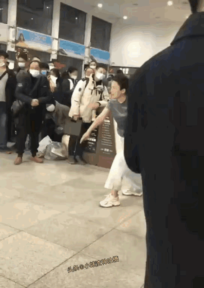 好家伙[捂脸]
估计要赔偿了。
