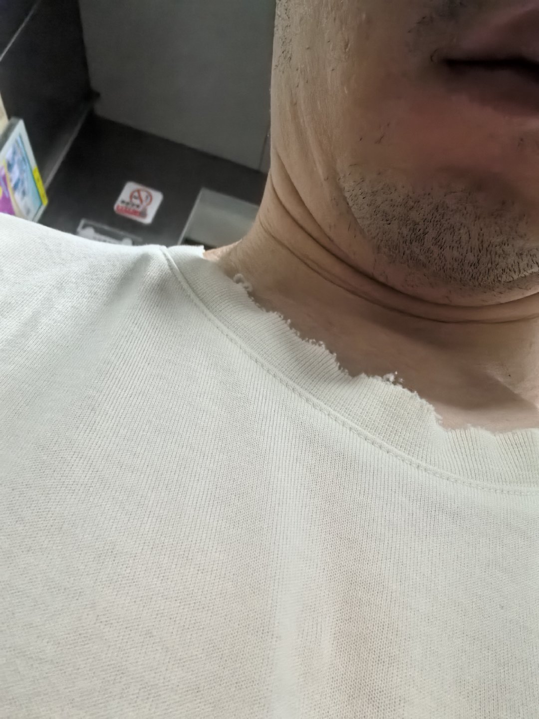 一件睡衣穿出了节俭的新高度 