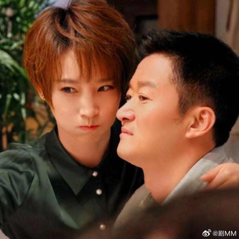 吴京夸谢楠初舞台飒 看了谢楠《乘风2026》初舞台，真的被她的状态圈粉了，又飒又