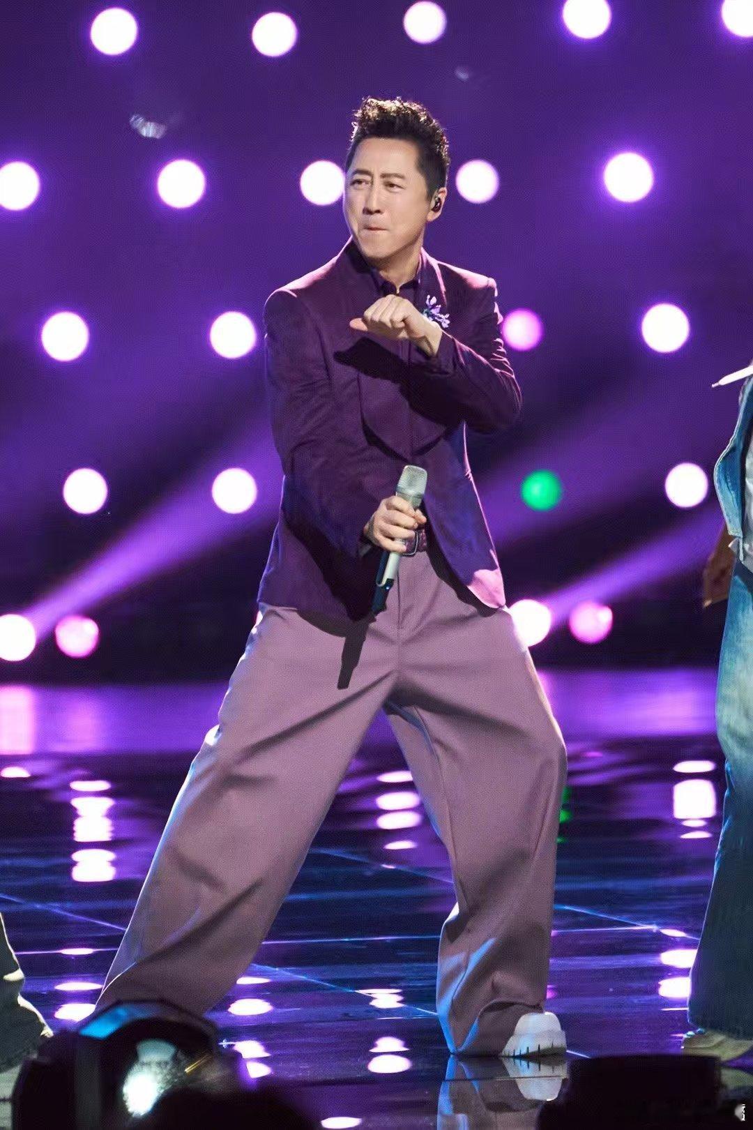 庾澄庆声生不息金牌新人奖 声生不息华流季金曲盛典颁奖 三个月重新点燃创作火焰，庾