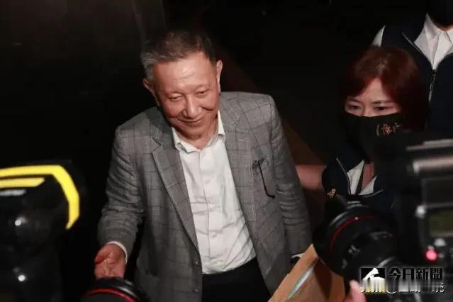 北检追金流   再提讯沈庆京、朱亚虎

台北地检署侦办京华城弊案，昨天第三度提讯