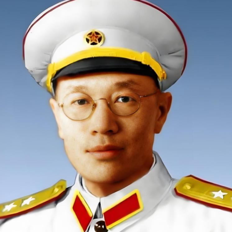 1942年，蒋介石给于学忠下令，让他秘密枪决万毅，于学忠收到电报后，顿时陷入两难