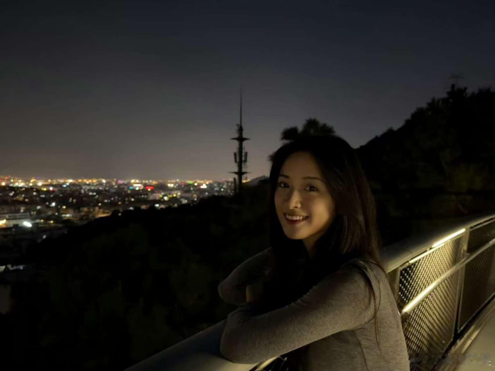沈月中秋节营业沈月中秋晒照沈月中秋晒照，好美，[嘻嘻][嘻嘻] ​​​