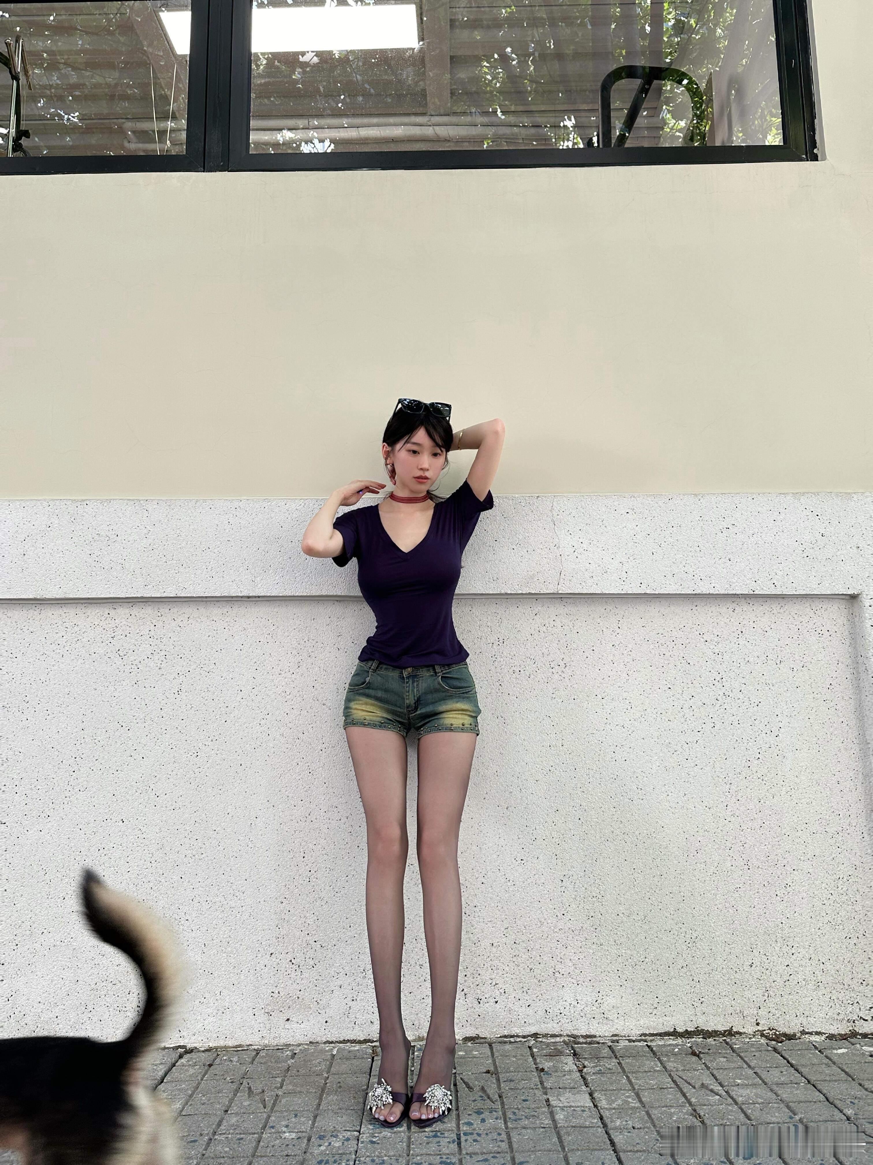 路边的黑丝少女 ​​​