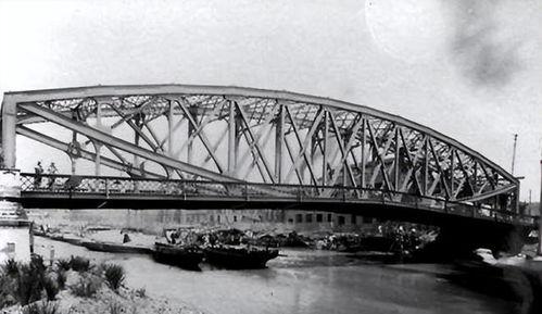 一个连大学都没上过的人，竟花费26万，用30年造出一条74米长的大桥！1989年