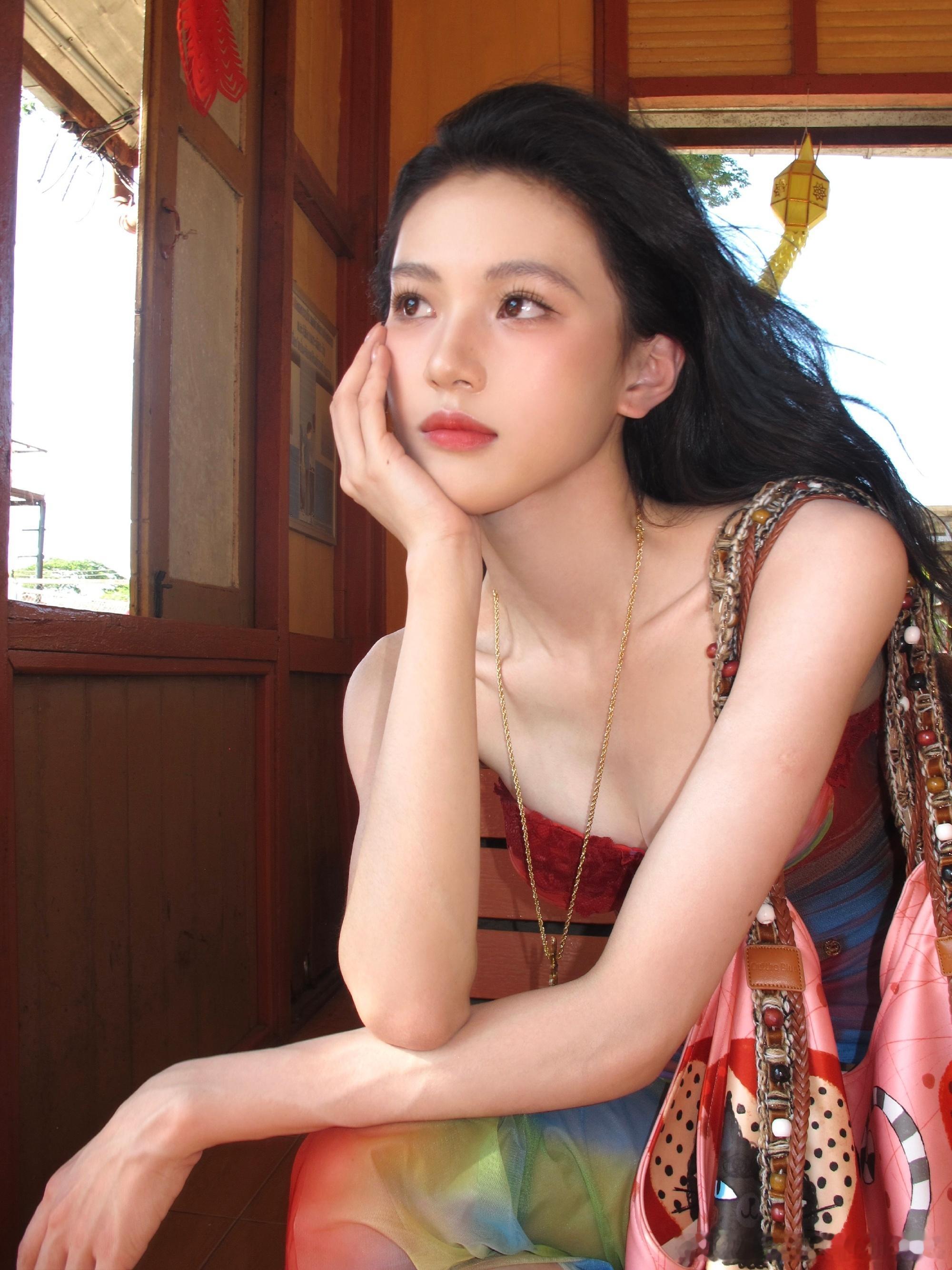 沈羽洁  🩵沈羽洁巴云野 🩵沈羽洁许你星河千里 风说了许多，把夏天注得盈满"