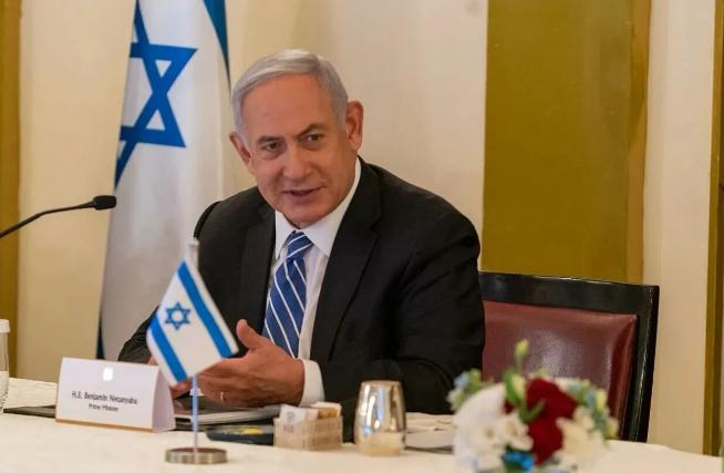 4月18日，以色列彻底炸了锅。耶路撒冷、特拉维夫两大城市的民众直接包围政府大楼，