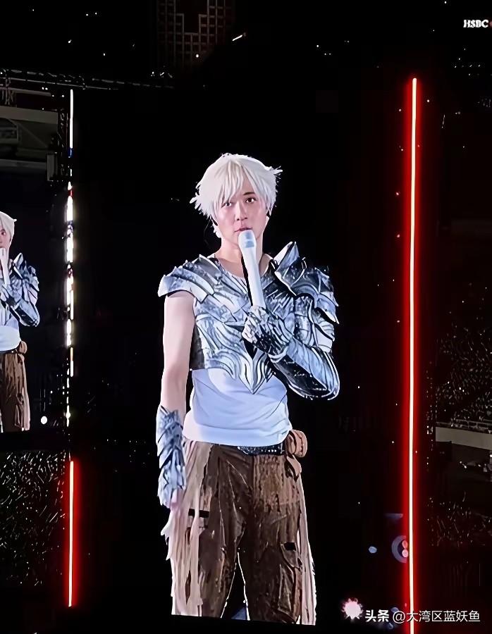 谁能想到，喊了这么多年的“退票”，薛之谦歌迷这次真把票退到了。
 
广州那场暴雨