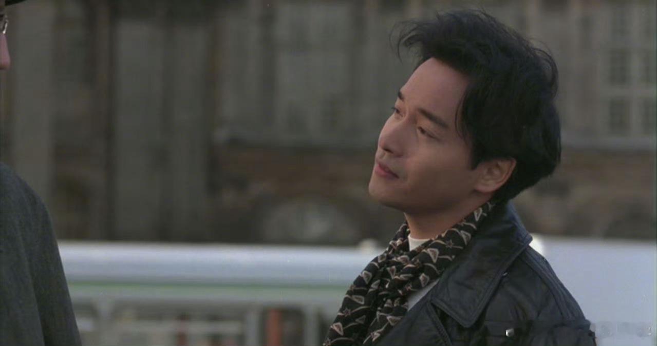 周润发张国荣纵横四海内地首映周润发张国荣纵横四海定档 等了35年！吴宇森浪漫侠盗