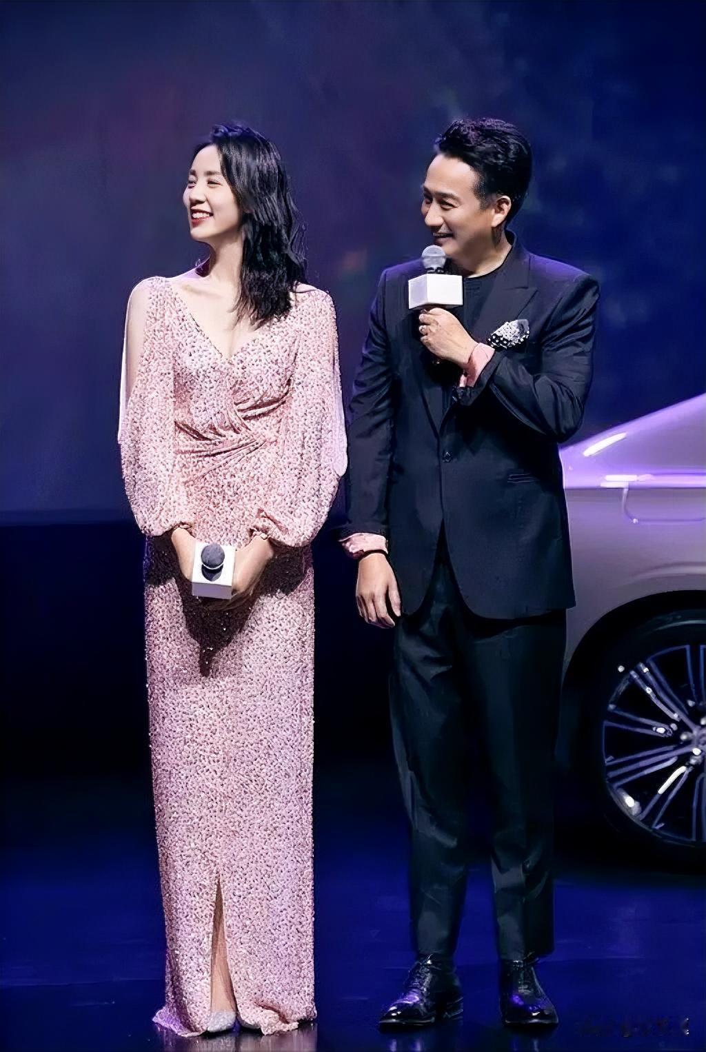 听完孙莉聊黄磊台前幕后的反差，我才看清，原来长久的婚姻，全藏在日常生活的温柔里
