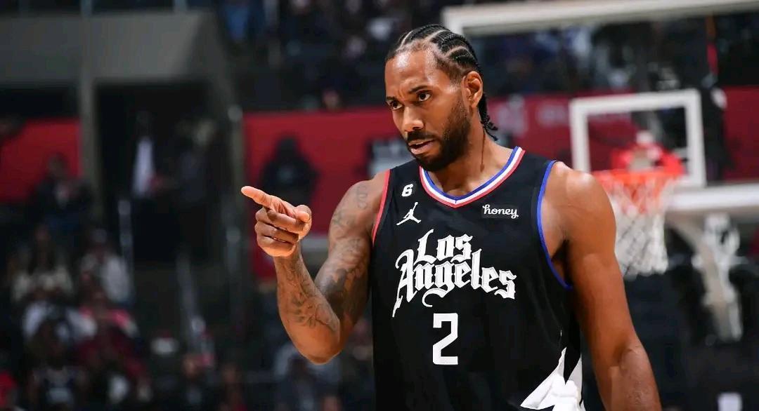 这是好消息吗，小卡确认缺席首轮的比赛，养好伤以后再复出了。
第一，快船随队记者报