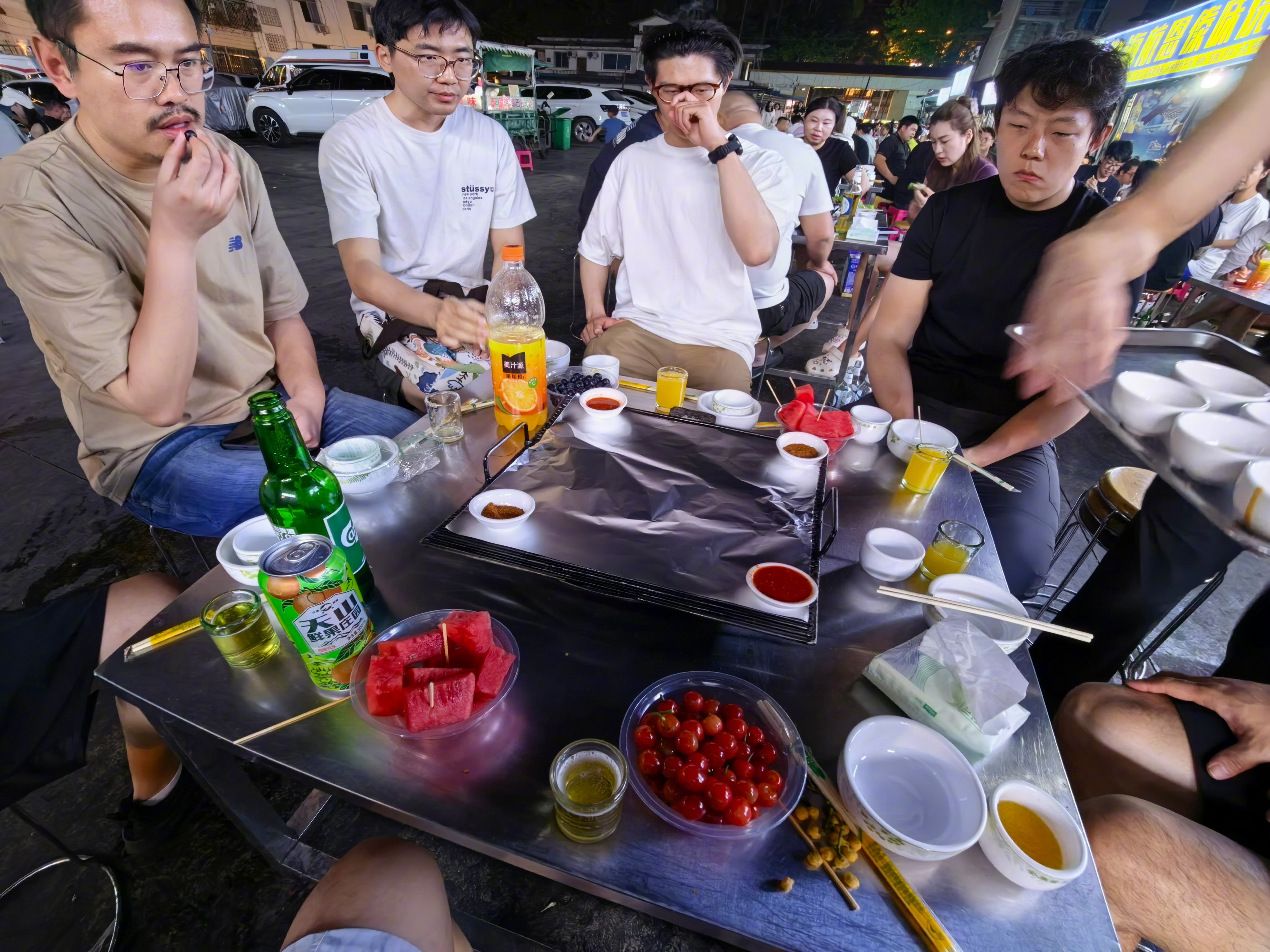 西双版纳本地烧烤可以，薄荷鸡蛋汤老清香了，第一次喝，很神奇。 