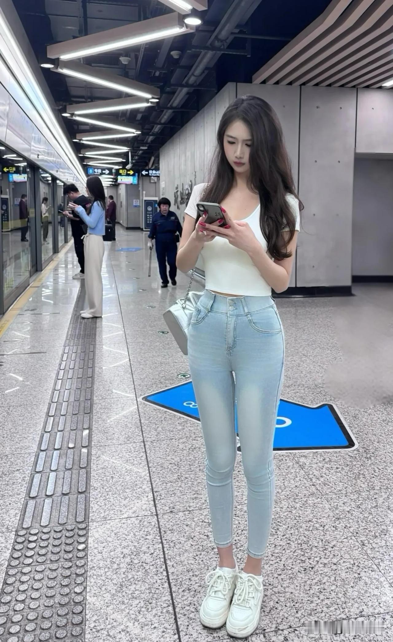地铁随手拍个照[比心]