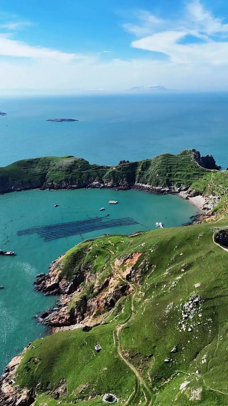 福建宁德旅游，四礵列岛美景攻略！
四礵列岛攻略
美景和美食推荐：
1、东礵岛、红