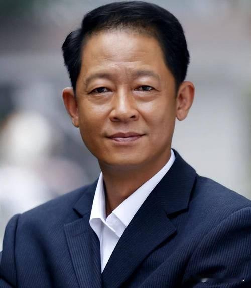 王志文有一句台词:“老鼠偷了人类的大米，人们说它狡猾；人类偷了蜜蜂的蜂蜜，却说它