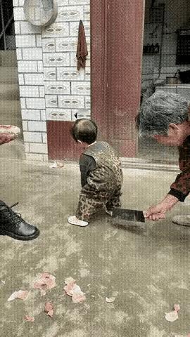 好玩！
古老的东西有他存在的价值，更有它的生命力，有些习俗来源于生活，有他生活的