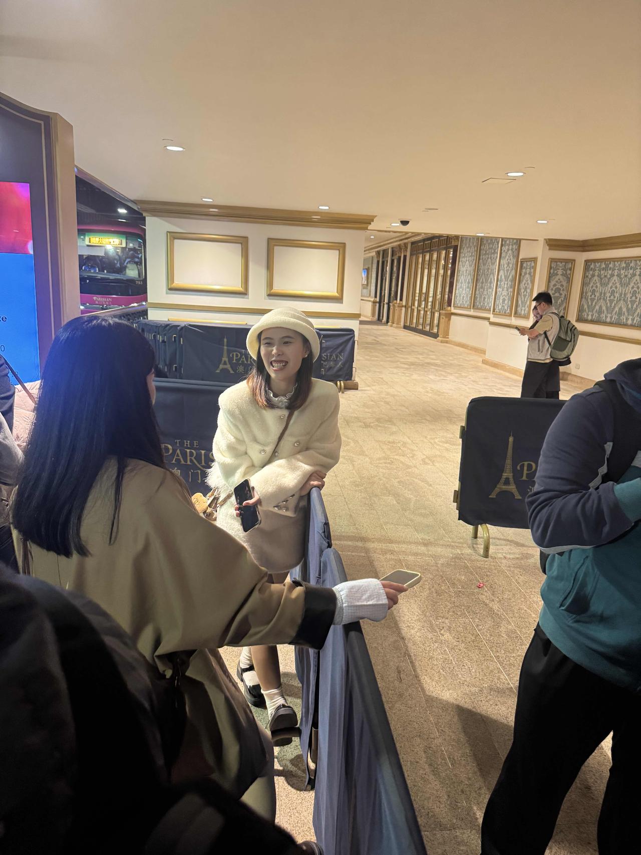 偶遇朋友，气质还是非常好