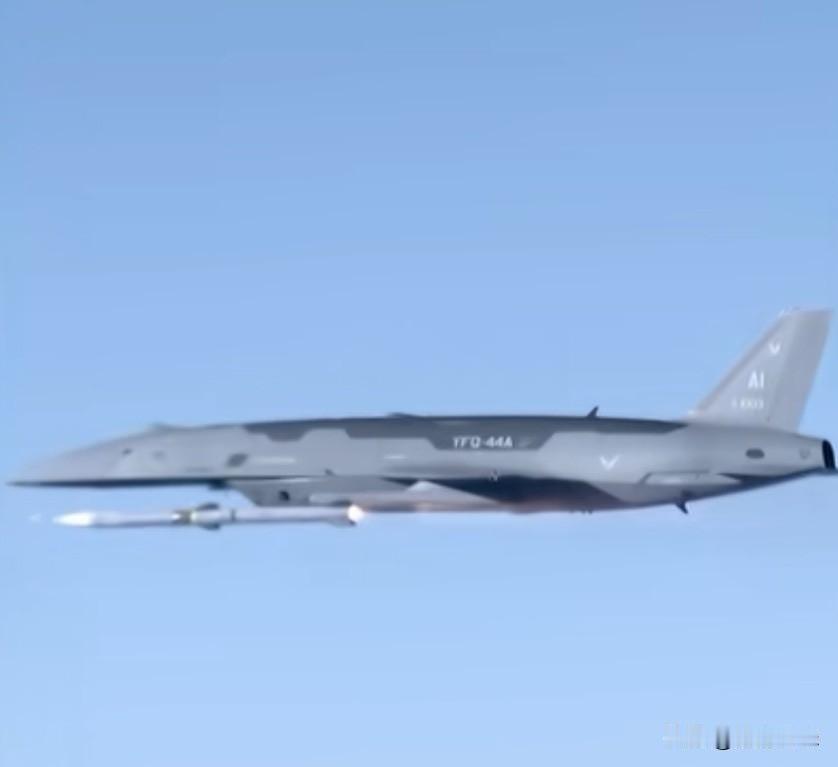 好消息是美国YFQ-44A“狂怒”终于在7月15日进行了实弹射击，坏消息是这次测