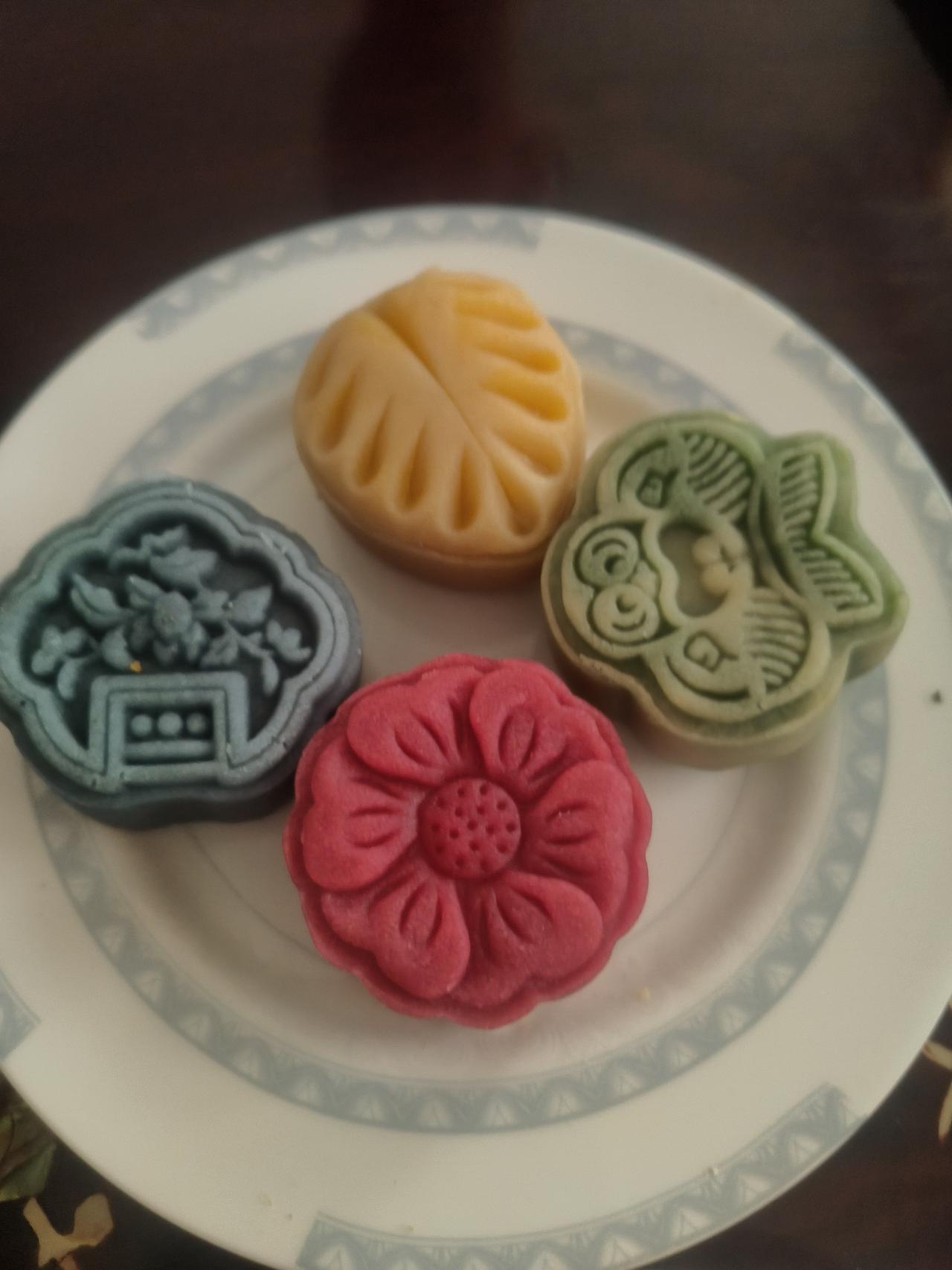 下午茶点心，花样真多，好看味道也不错，赏心悦目，很有食欲。