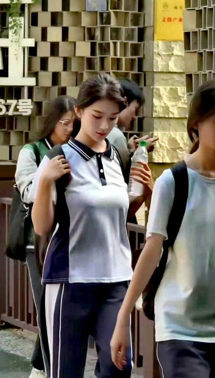 现在的校花长这样？像高圆圆把