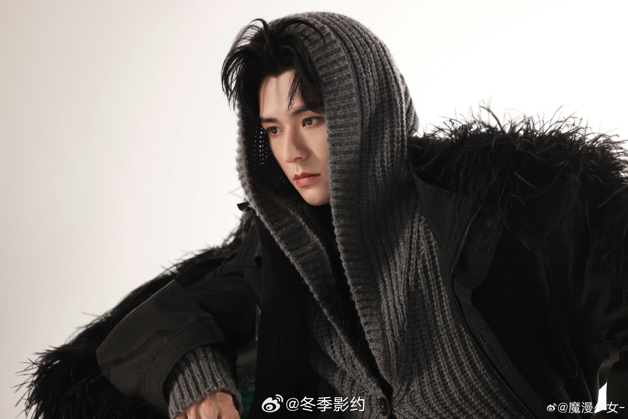 龚俊新剧胡子造型凤舞九天 龚俊新剧胡子造型真的太可了，一改往日干净清俊的模样，添