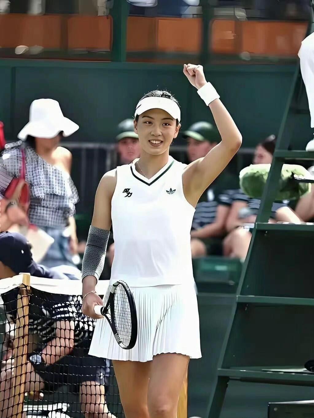 王欣瑜大打攻势网球，连续4年晋级温网次轮！2026温网女单首轮：
王欣瑜6-3/