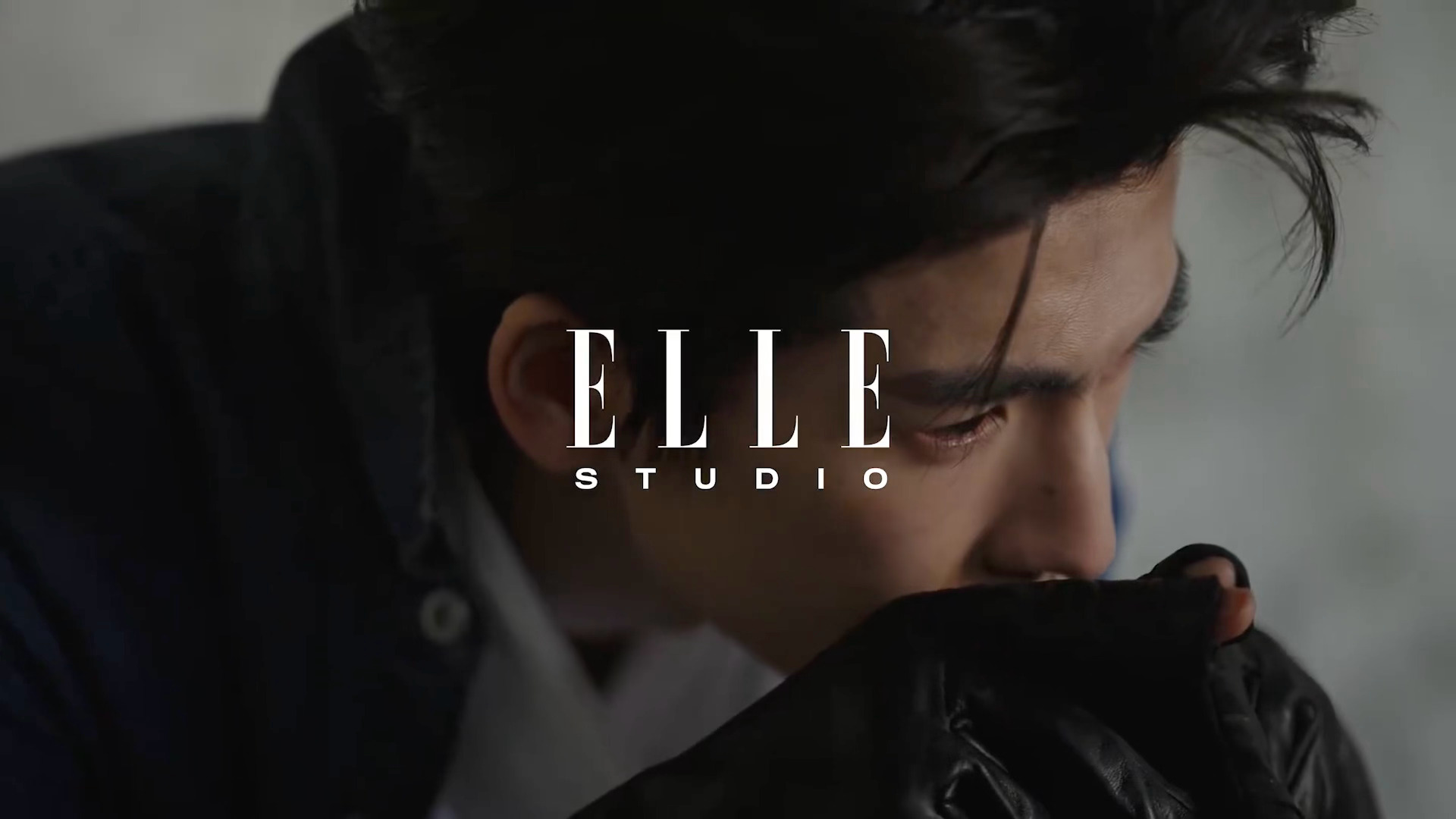 张凌赫杂志张凌赫ELLE杂志销量开售1分钟9w本+，销售额400w+开售15分钟