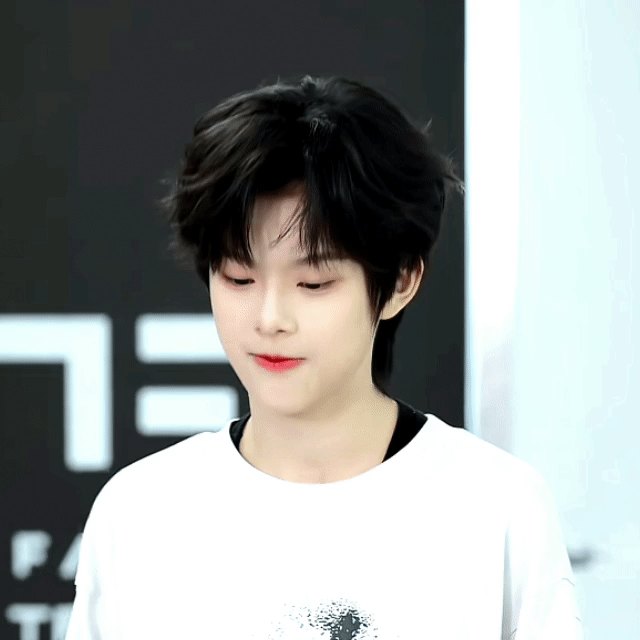 陈思罕 四代天赋rap担韵脚踩点精准度拉满，舞台上的flow切换行云流水，一开口