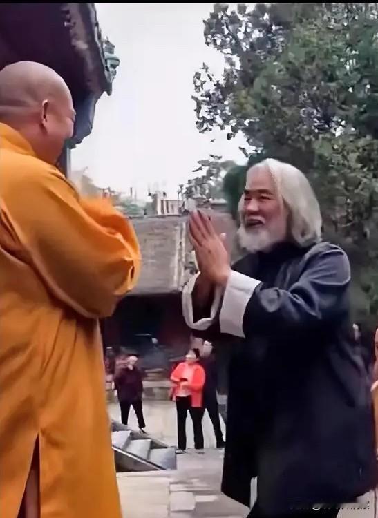 中国得不到诺贝尔奖，是对成功的理解有误，释永信、张纪中的＂成功＂便是明证。
  