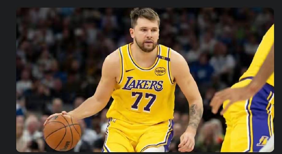 爆冷！东契奇突遭伤病暴击，狂砍92分后至少休一周，湖人球迷揪紧心
 
北京时间1