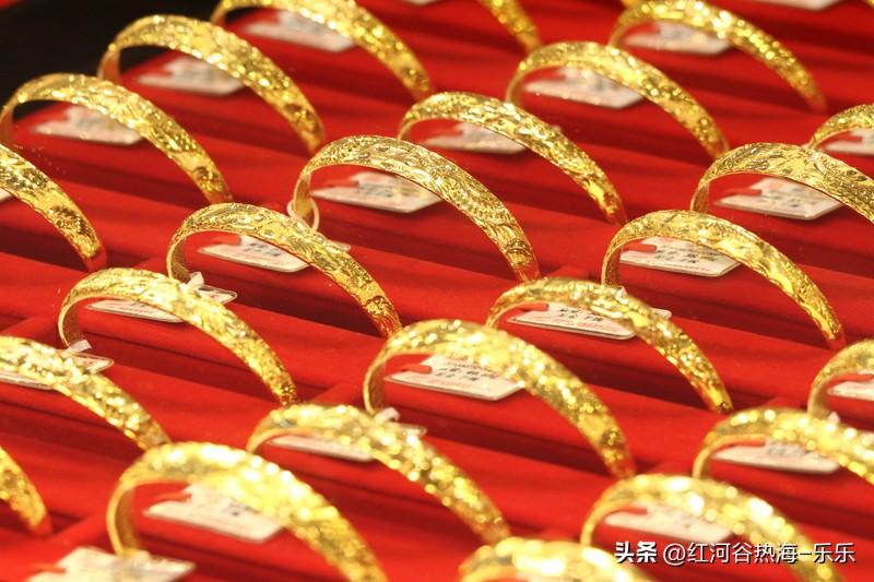 黄金白银崩盘式下跌

为啥这波黄金白银快速下调，核心是美元流动性出现大问题了。